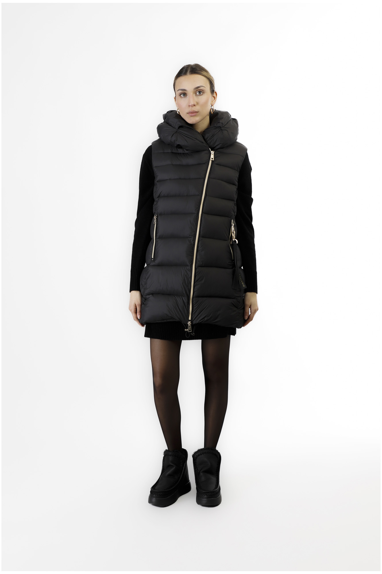 piumino smanicato collo avvolgente nero 44
