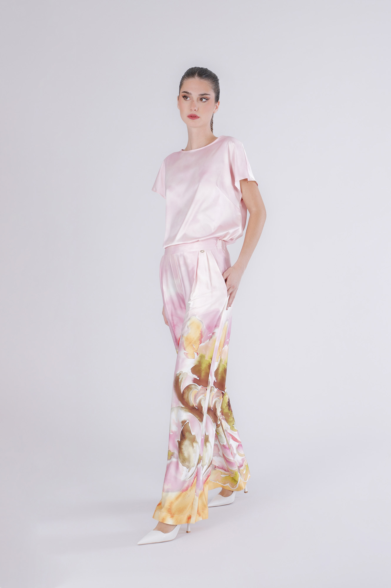 CafèNoir — Pantaloni palazzo in satin stampato fiore sfumato rosa