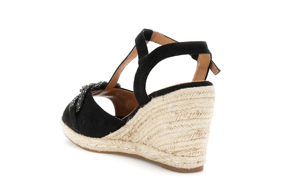 Sandali con zeppa e accessorio gioiello nero — vista 2