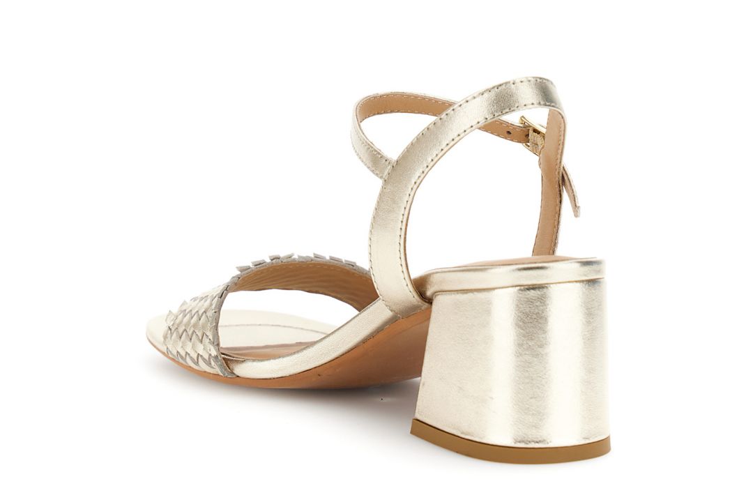 Sandali in pelle con intreccio oro — vista 2